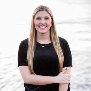 Meet your Posher, Caitlin